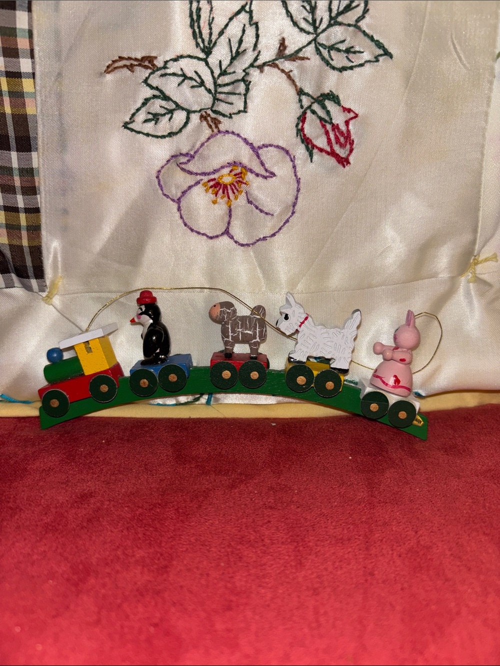 Vintage Wood Animal Cmas Train Ornament!